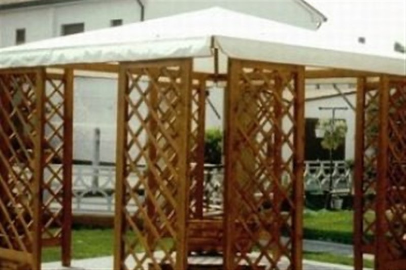 CASETTA IN LEGNO.IT GAZEBO IN LEGNO - GRIGLIATI E FIORERA